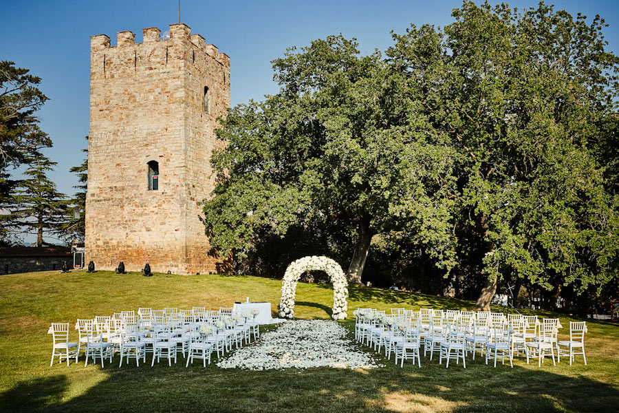Castle wedding in Tuscany, Italy