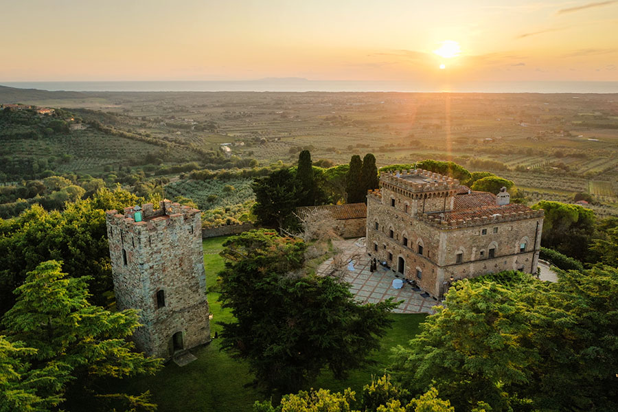 Castle wedding in Tuscany, Italy